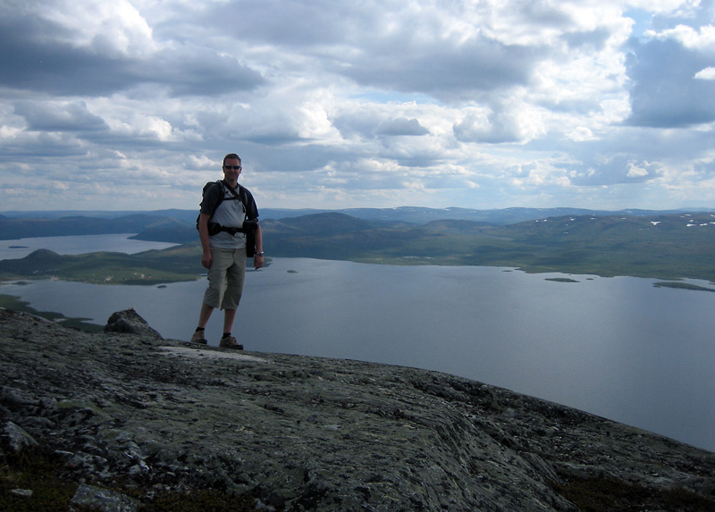 4 Kuvaaja Saanalla 2.jpg - Saanan pahtan reunalla